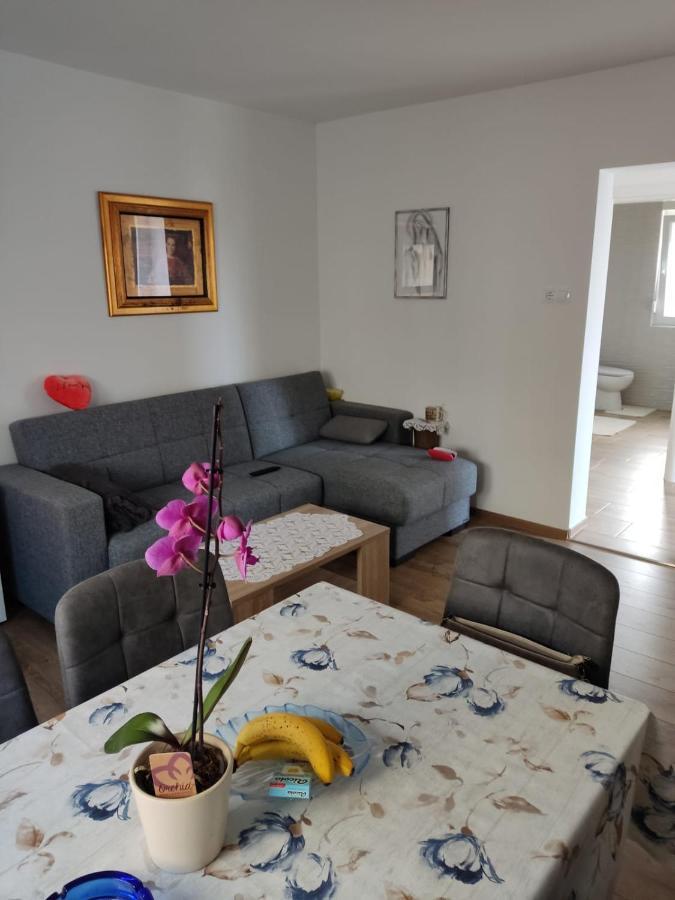 Nika Appartement *